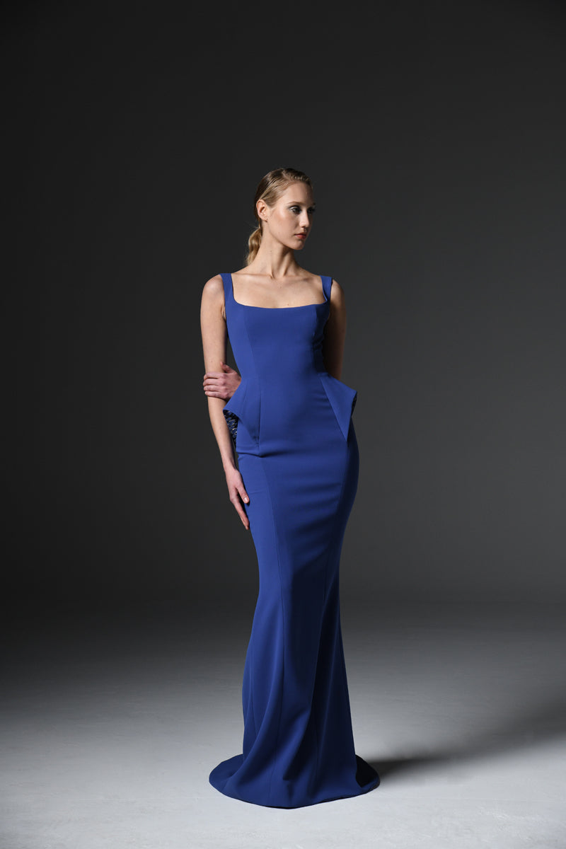 Dark blue crêpe sleeveless dress with detailing on the waist