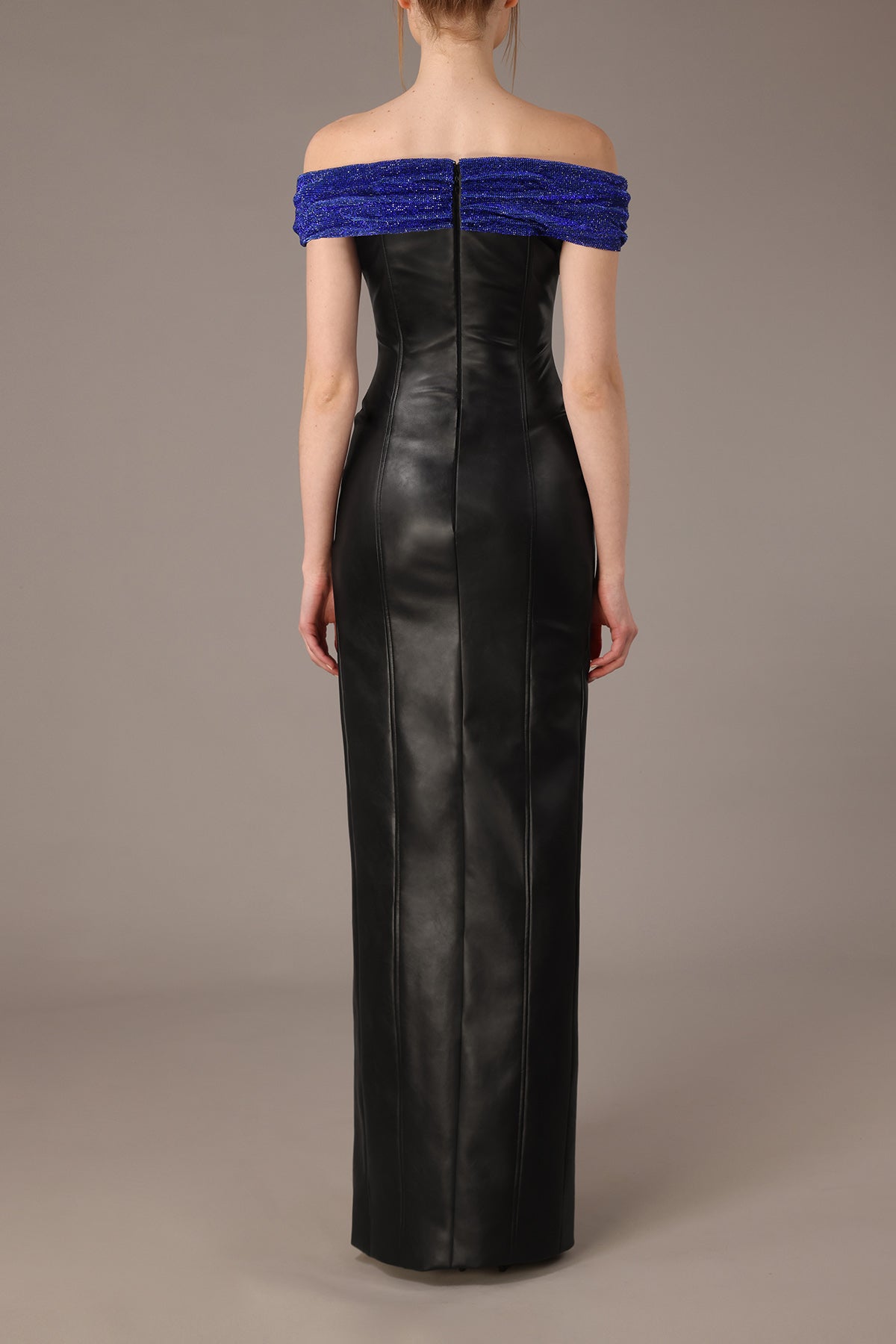 Fitted black leather dress with blue chain mail
