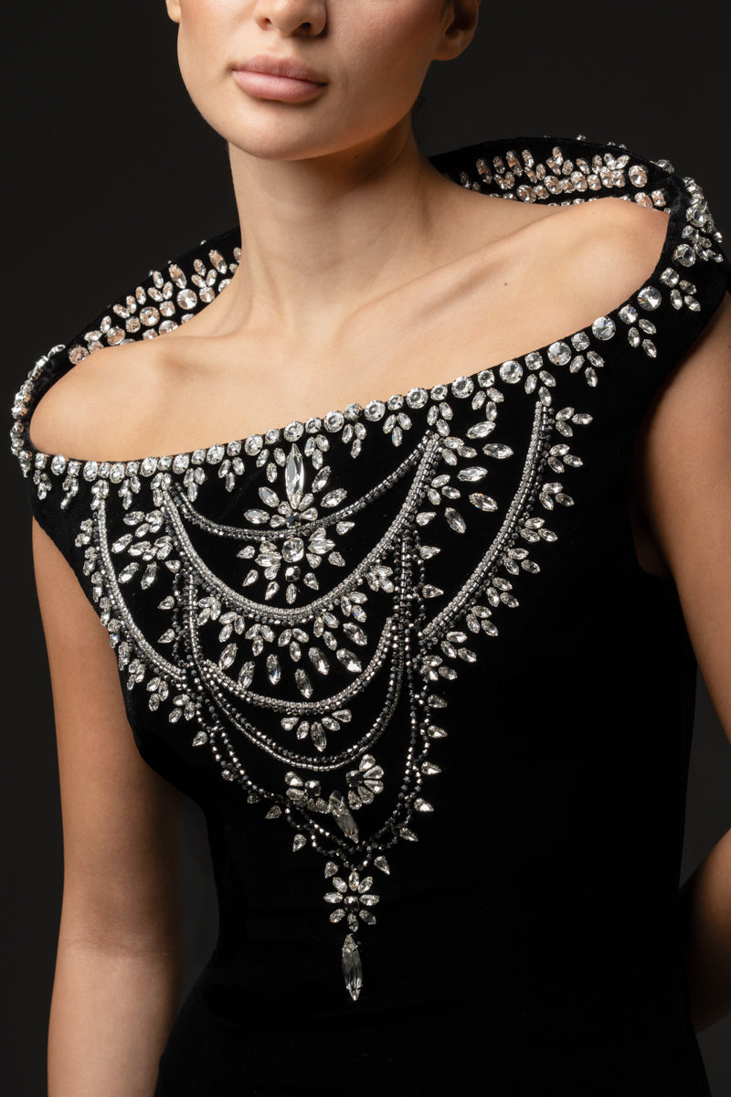 Structured velvet gown featuring an embroidered collar