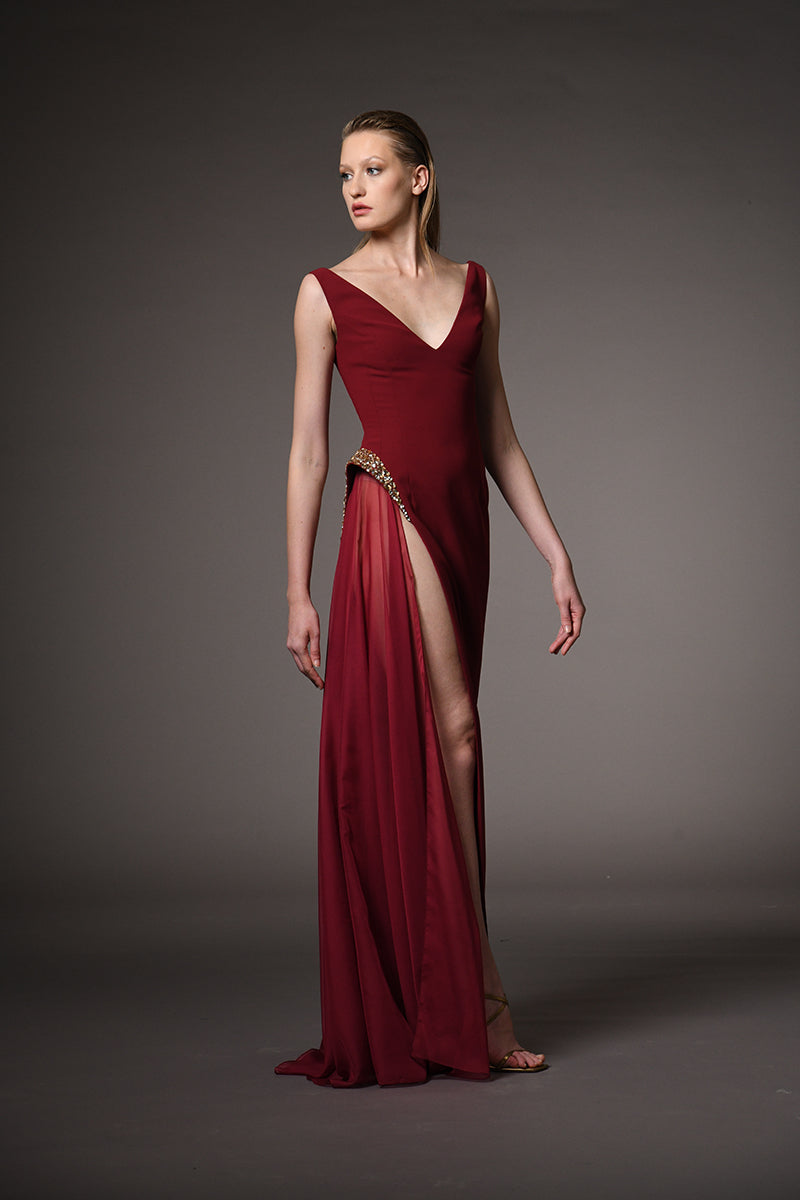 Burgundy sleeveless dress with embroidery on the slit