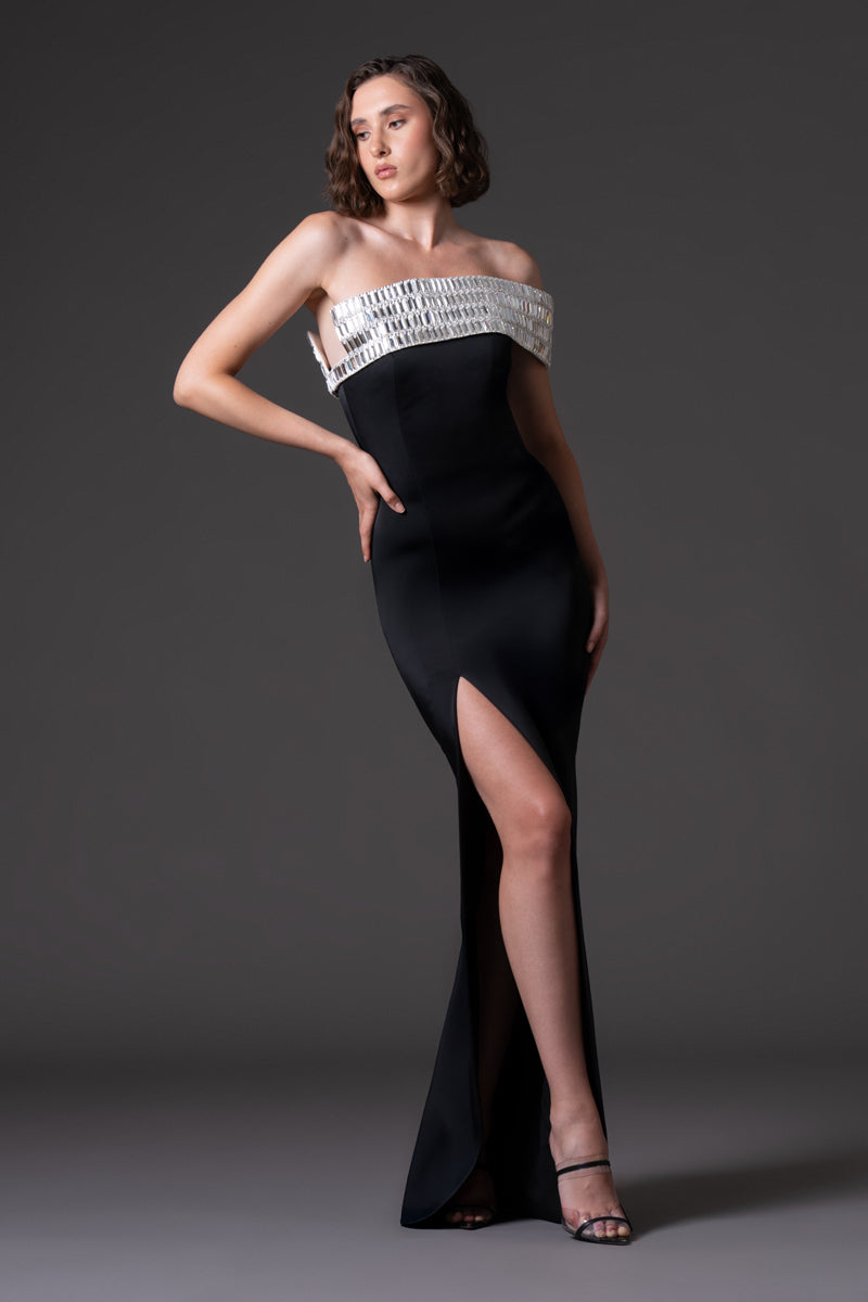 Scuba crêpe dress with baguette embroidered neckline and side slit