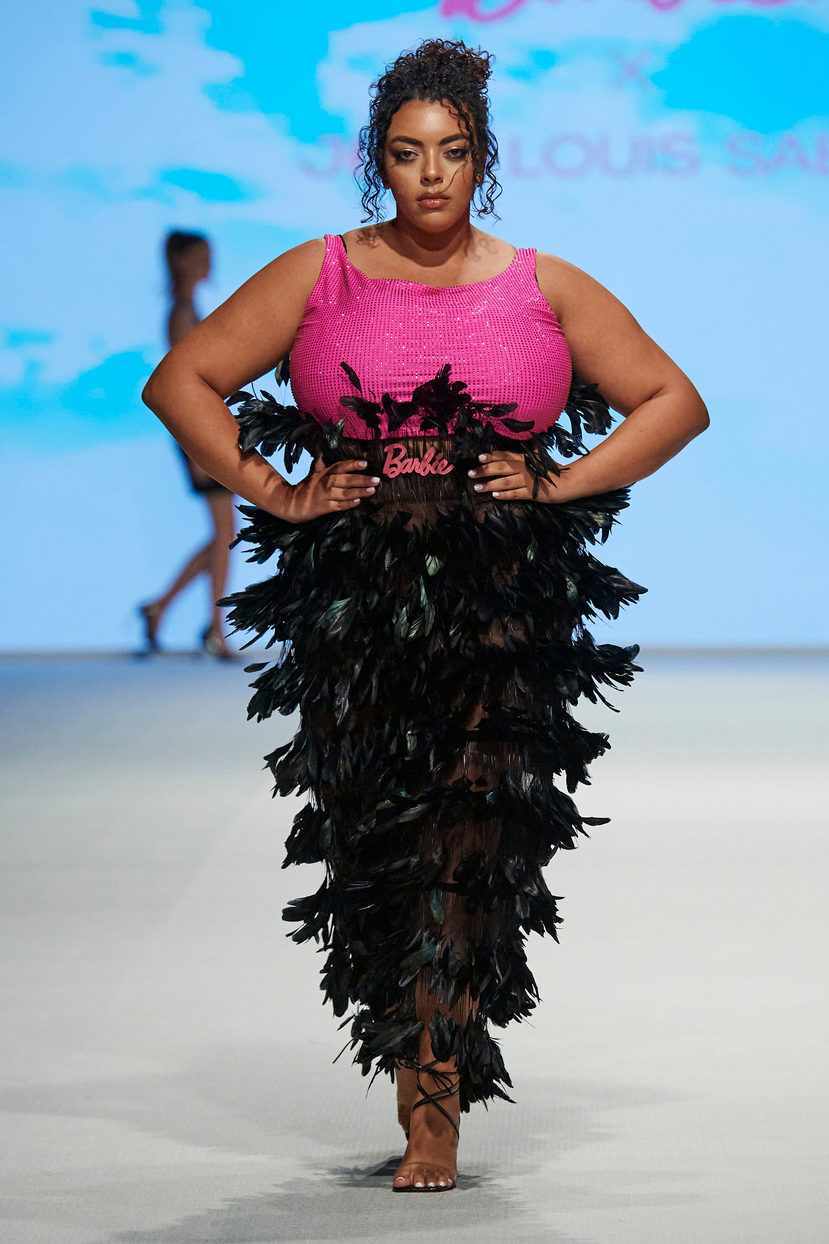 RTW SS 23 - الإطلالة 0