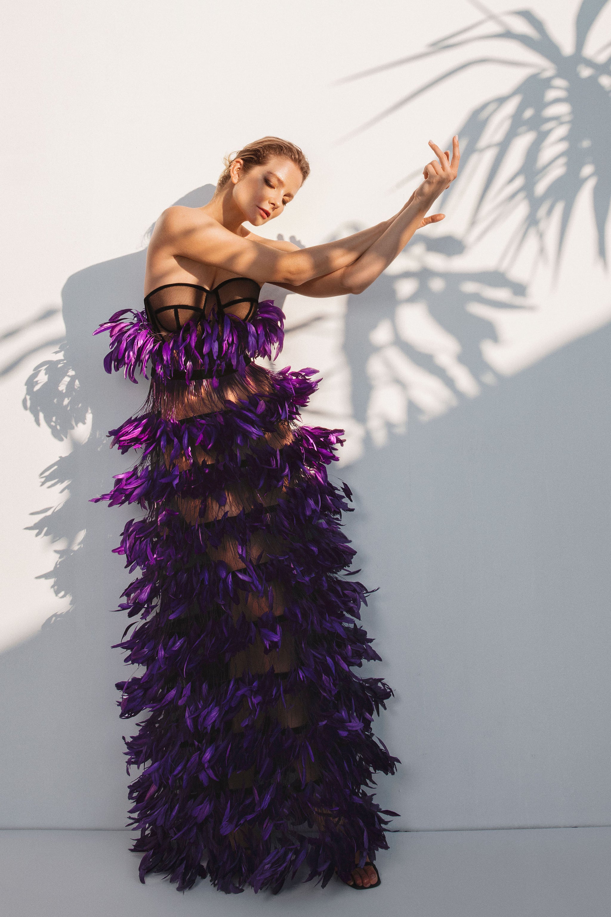 Corseted dress in Black tulle and ruffled coq plumes US 8 / Black Corseted dress in Black tulle and ruffled coq plumes US 8 / Black