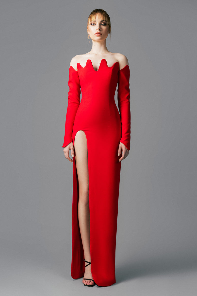 Strapless red crêpe dress with waves structured neckline