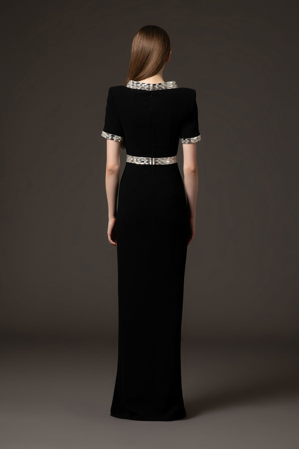 Black crêpe dress with baguette embroidery‭