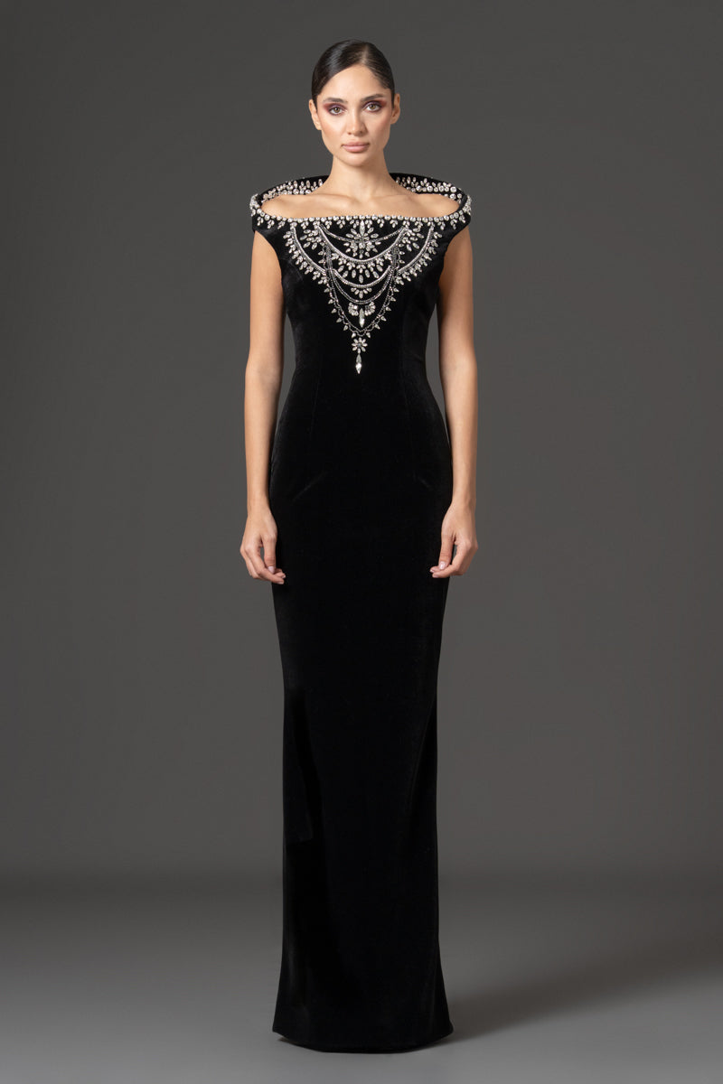 Structured velvet gown featuring an embroidered collar