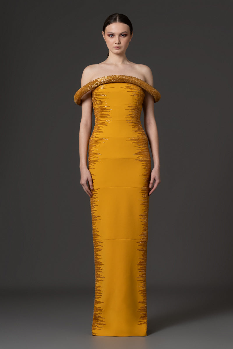 Off-shoulder crêpe dress with body-contour in embroidery