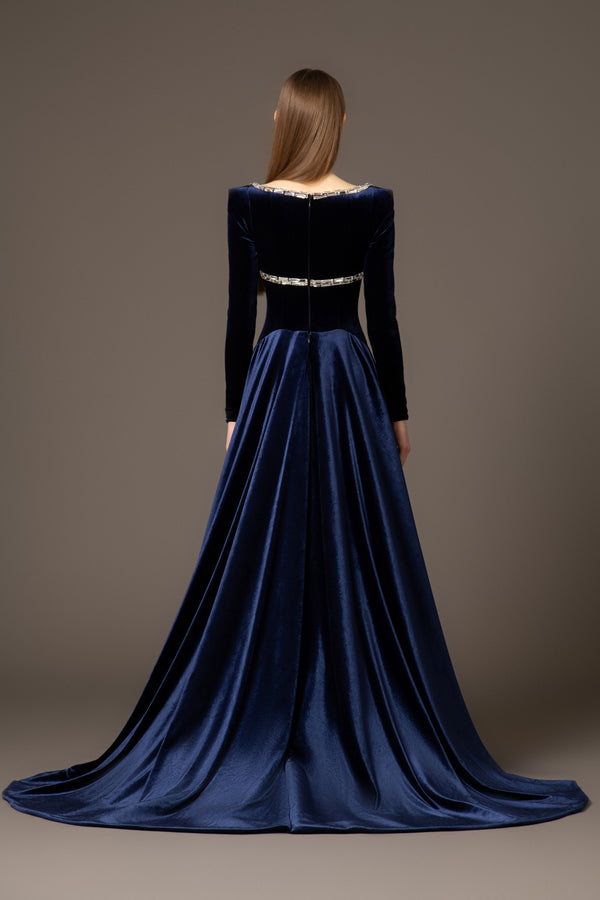 Velvet blue dress with baguette embroidery featuring an overskirt‭