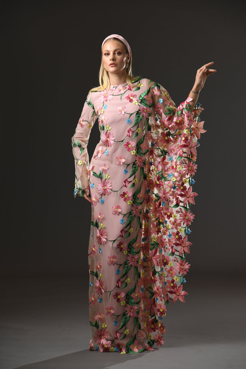 Pink crêpe abaya with floral thread embroidery