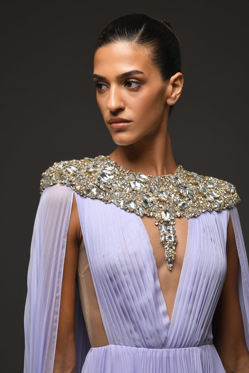 Lilac plissé dress with an embroidered neckline