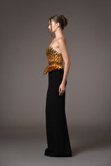 Armor gold-plated corset with black crepe long skirt side