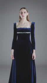 Velvet blue dress with baguette embroidery featuring an overskirt‭