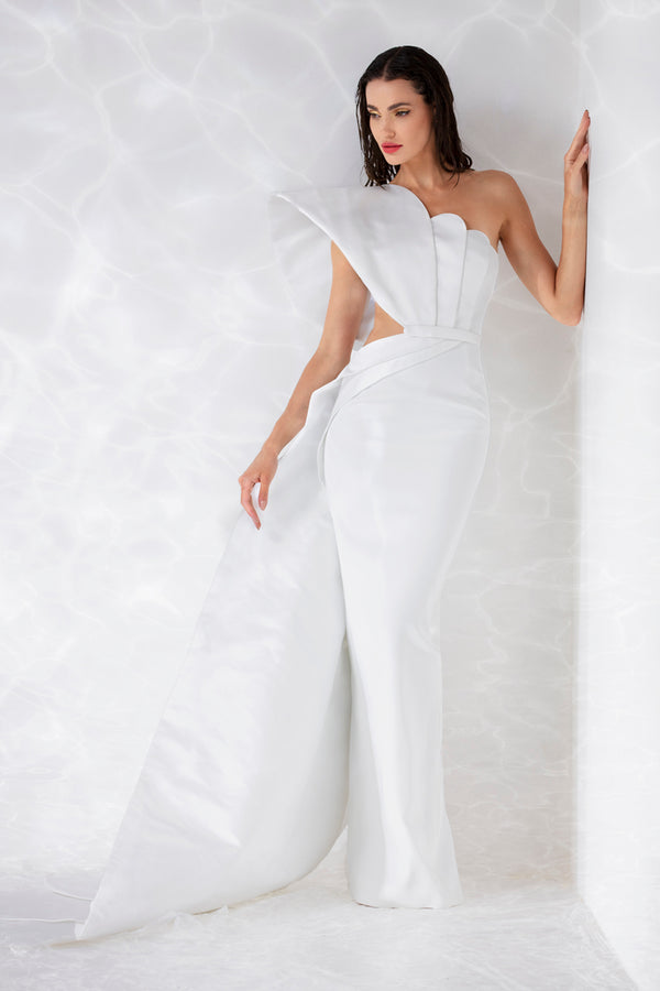Silky crêpe dress with a scallop shell inspired bustier and a layered overskirt in pearl white scuba