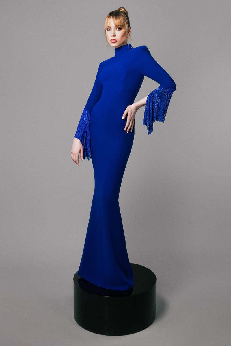 Royal blue crêpe dress with chain mail on the sleeves