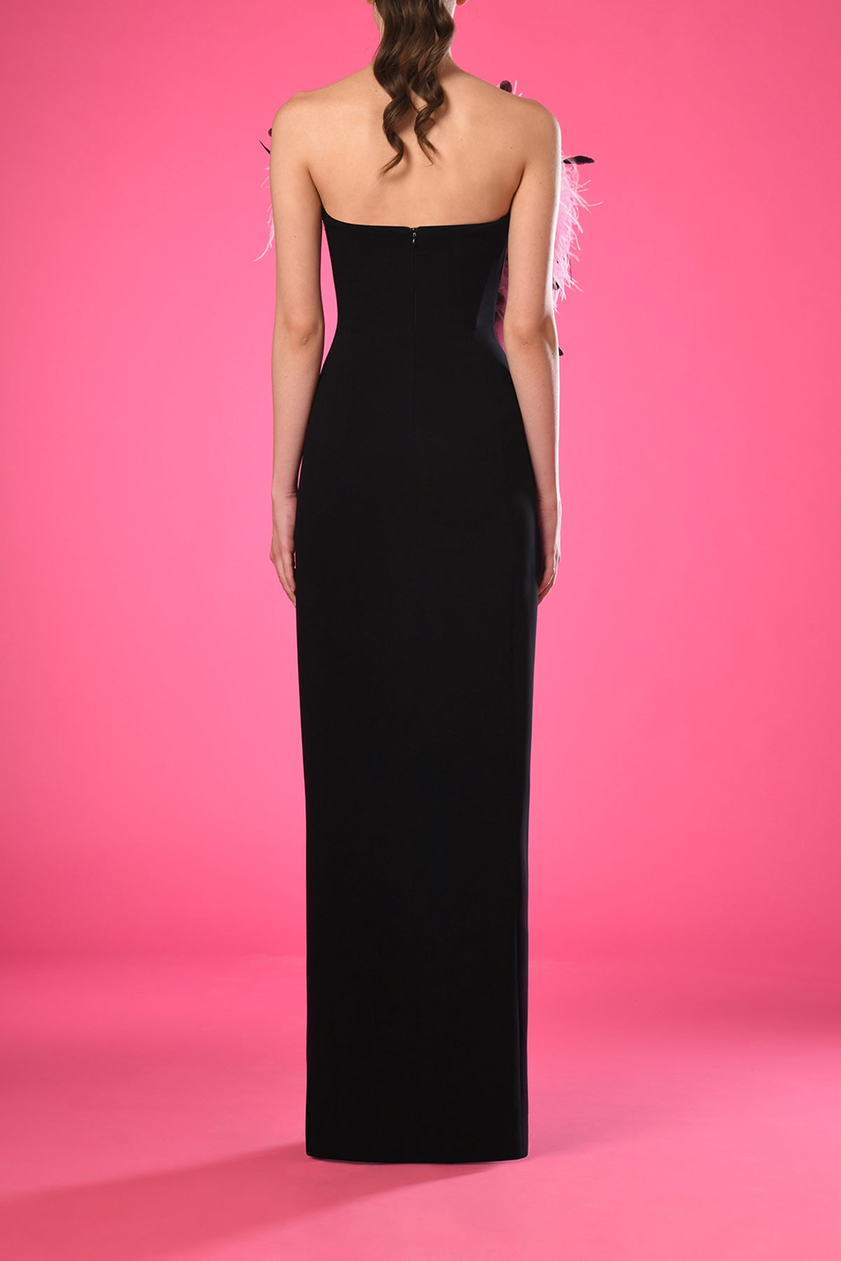 Strapless black crêpe dress with ombre feathers